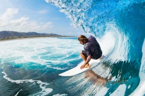 xk体育-皇马西甲10胜欧冠全胜，巴尔韦德改踢右后卫引关注，0506西甲12轮 皇马vs巴萨